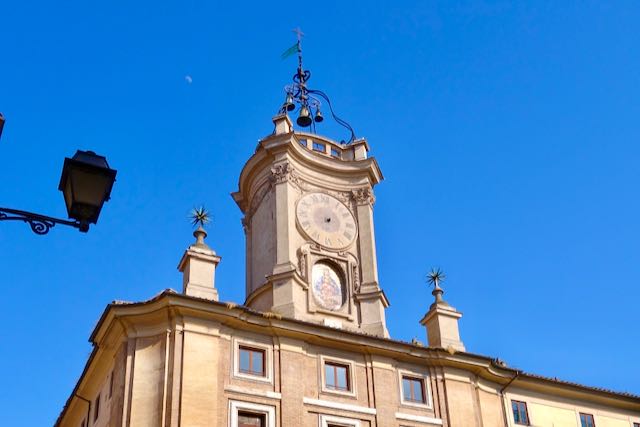 piazza dell'orologio