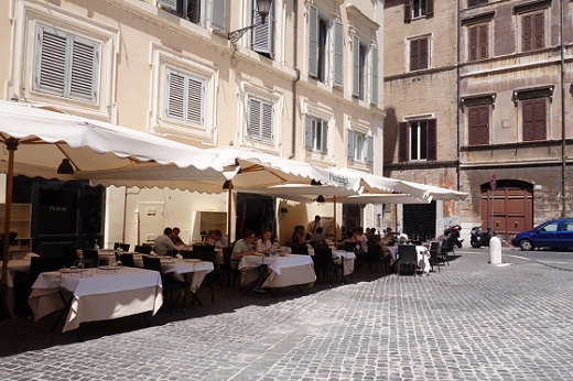 outside dining at pierluigi