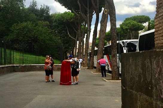 taking photos with rome centurions