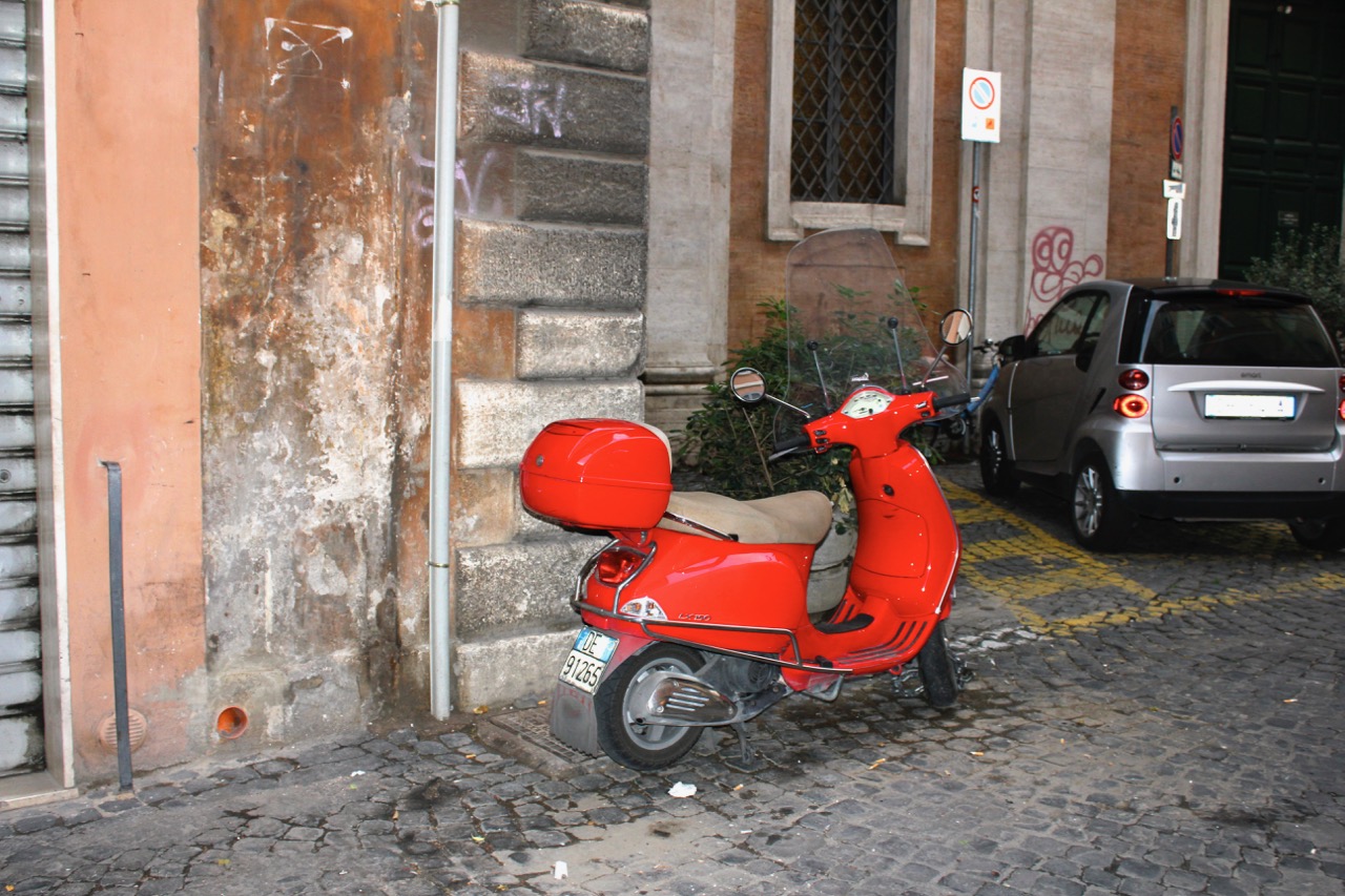 vespa in rome