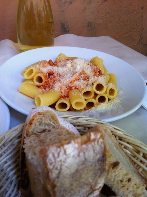 rigatoni amatriciana da augusto