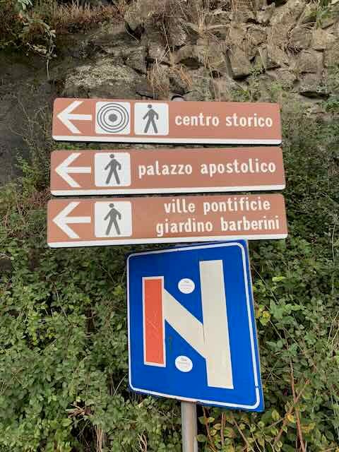 road signs for Castel Gandolfo