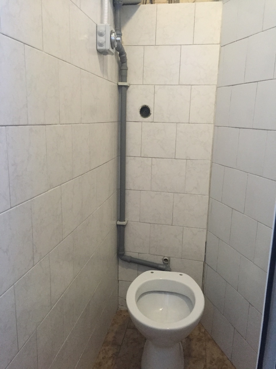 Featured image of post Bathroom In Italian Translation - Il mio bagno is an italian equivalent of the english phrase my bathroom. the masculine singular phrase models a difference between the two languages whereby italian employs the masculine singular definite article.