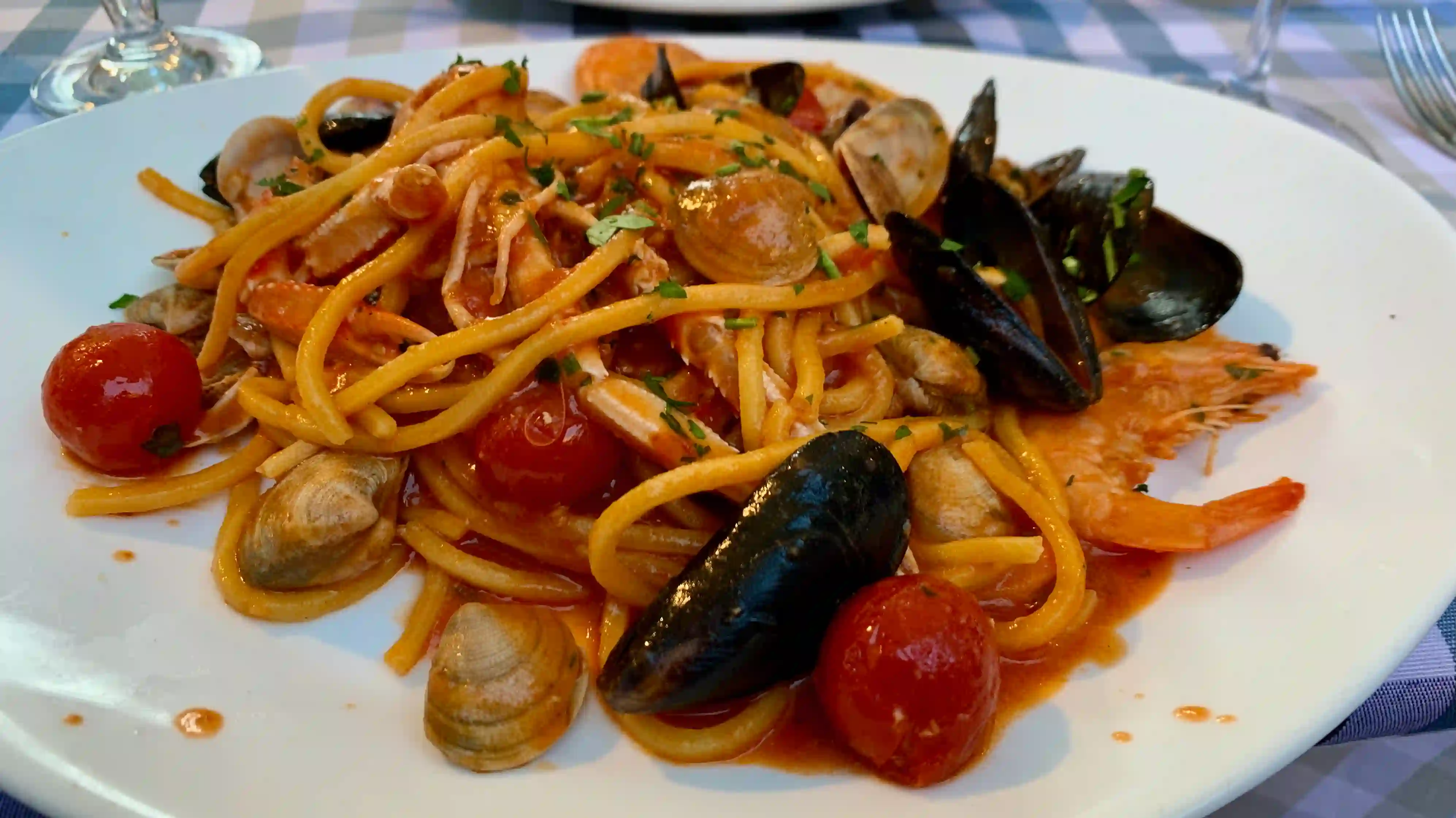 romolo e remo - tonnarelli allo scoglio