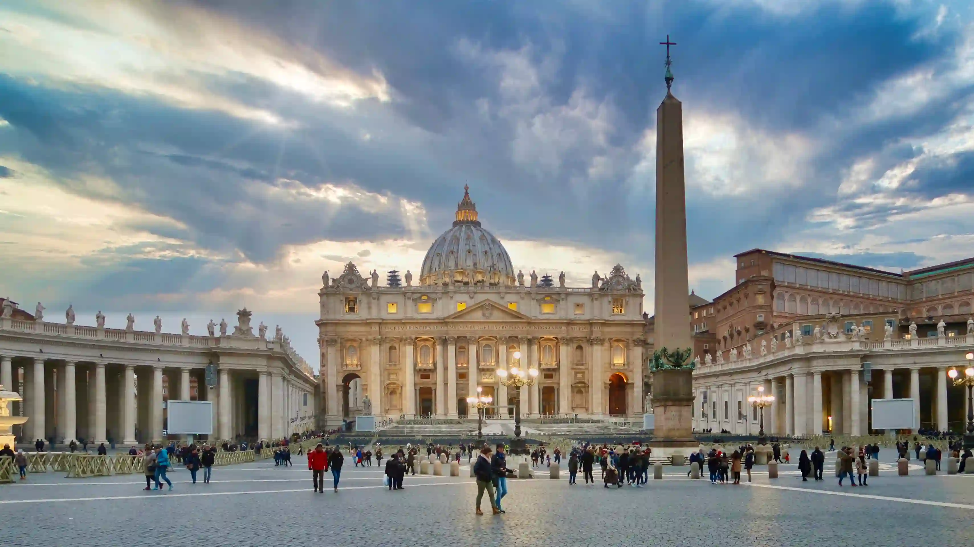 saint peters square dusk winter