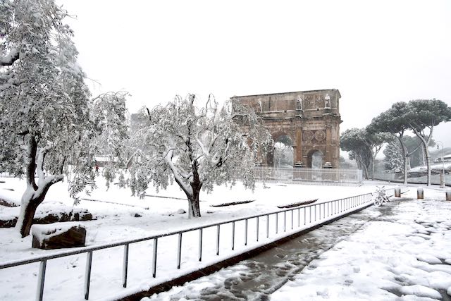 arch of Constantine with snow