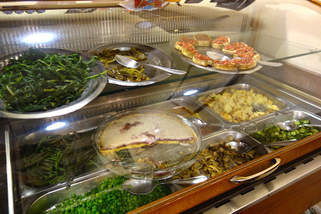 veggie bar at sora lucia