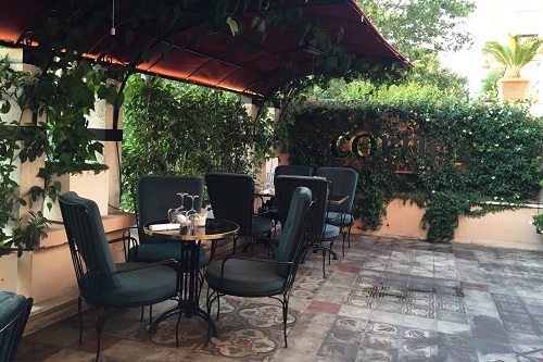 the corner in rome- outdoor dining