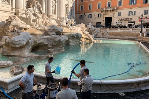 trevi fountain cleaning trevi fountain cleaning