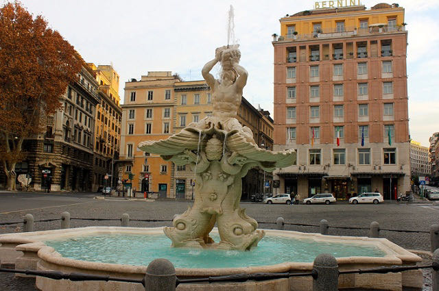 piazza barberini in winter