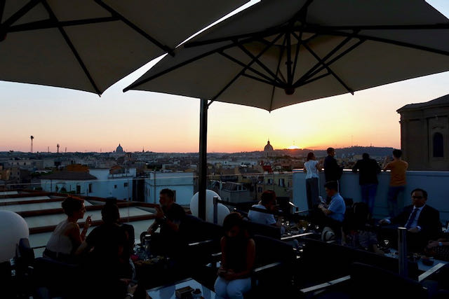 Rinascente. Rooftop Bar. Sunset Rinascente. Rooftop Bar. Sunset