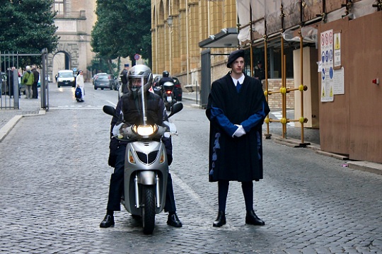 swiss guard at vatican city