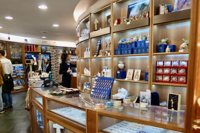 vatican museums gift shop
