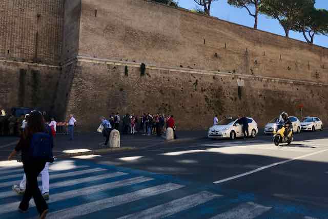 taxis at vatican museums taxis at vatican museums