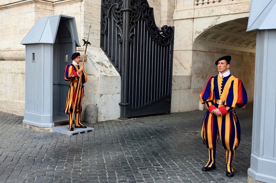 swiss guard at the vatican