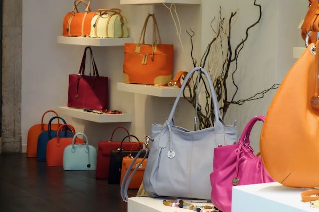 accessory shop in rome
