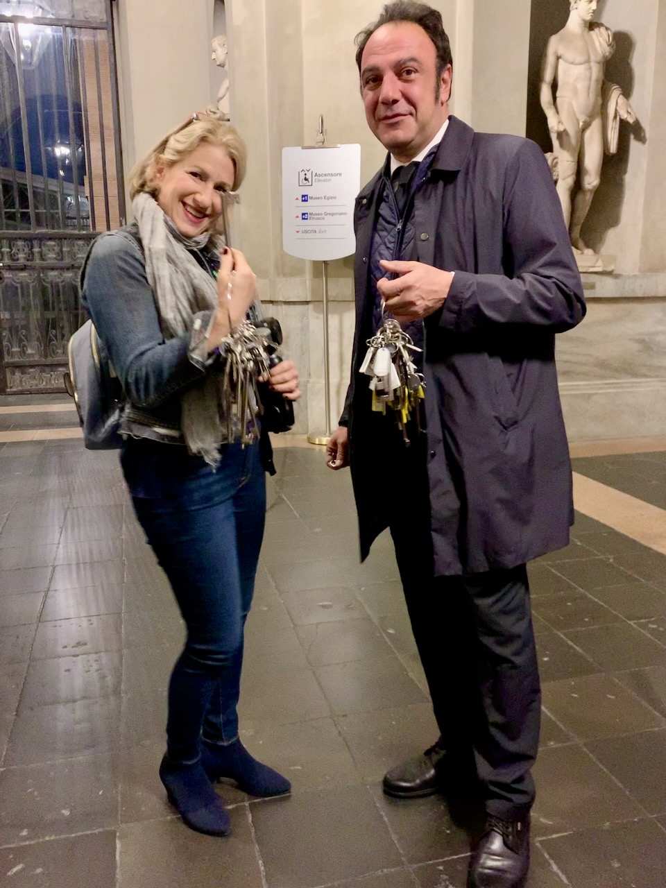 vip open vatican - elyssa with key master