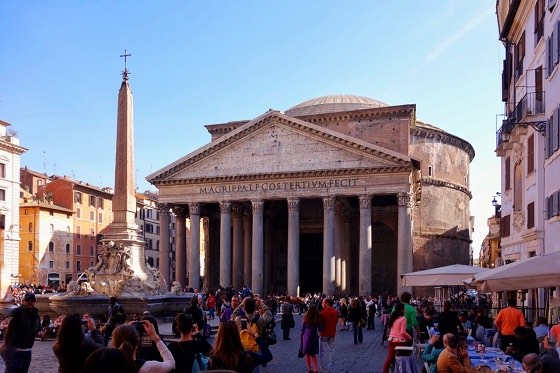 pantheon and piazza busy with people